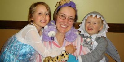 Go Mama O's family costumes